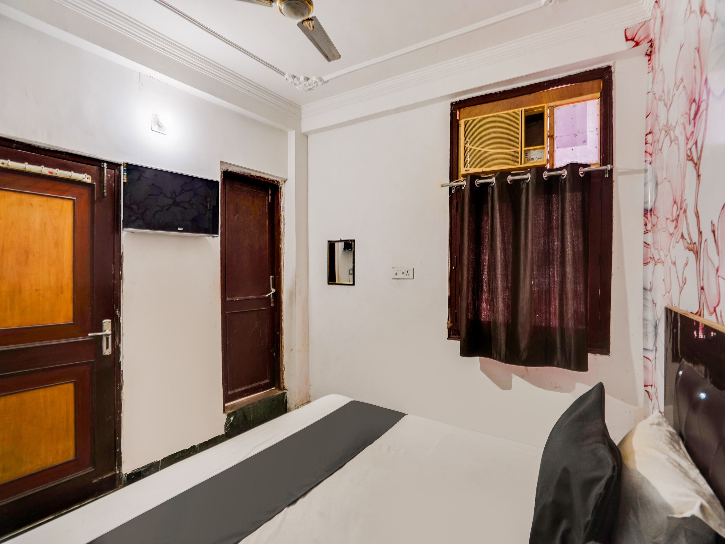 Hotel Stay Residency near Fortis Hospital - Tap to explore photos