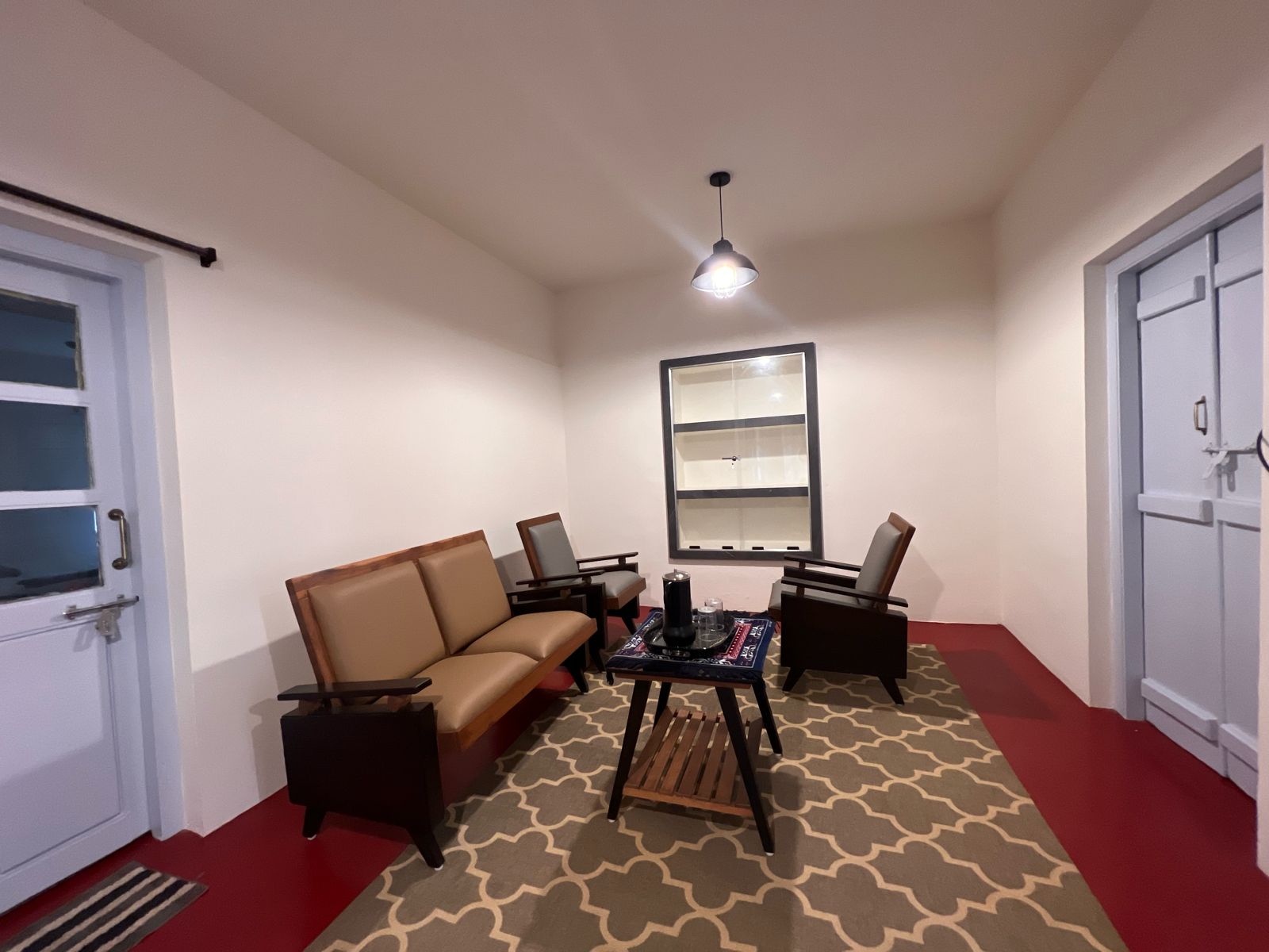 Saanthams Inn Lower Cliff Edge 1BHK - Tap to explore photos