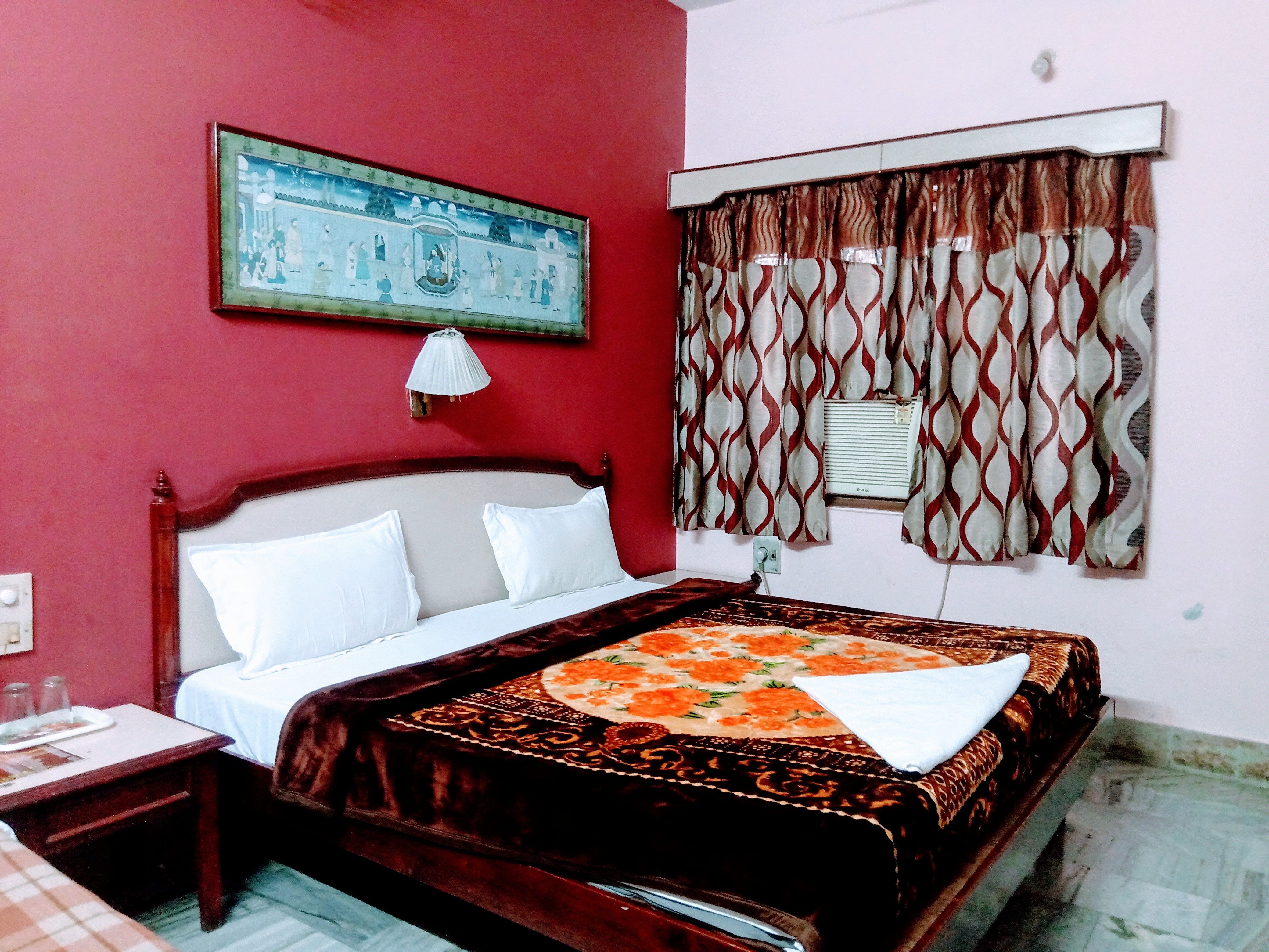 HOTEL SAKSHI AND SAJAN RESTURANT - Tap to explore photos