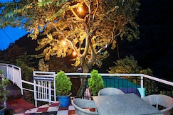 Paradise Valley | Rooms & Swimming Pool (Stags not allowed), Kasauli