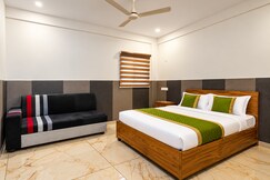 ENKE SUITES | 10 min to infopark kakkanad, Cochin