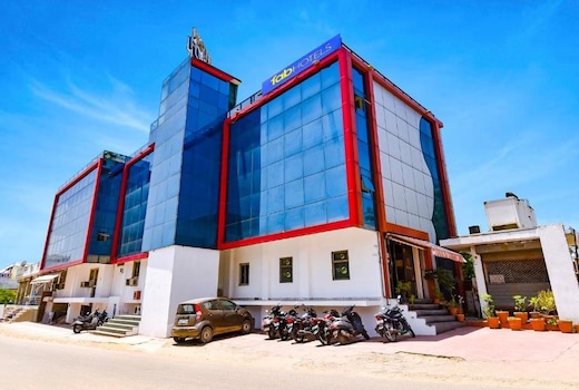 FabHotel Fly View - 800 Metters From Terminal 2 Jaipur international Airport
