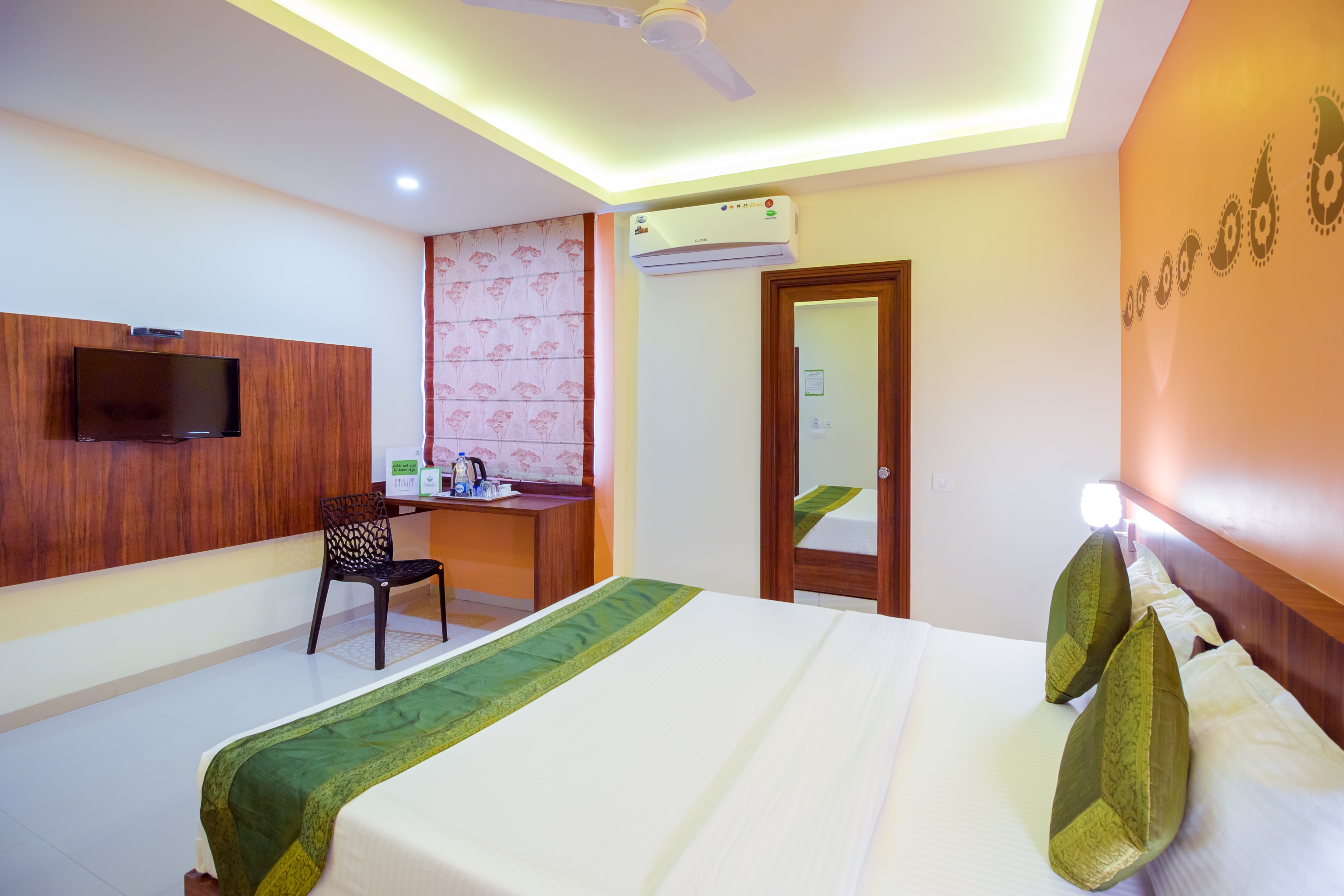 Itsy Hotels Arastu Inn - Tap to explore photos