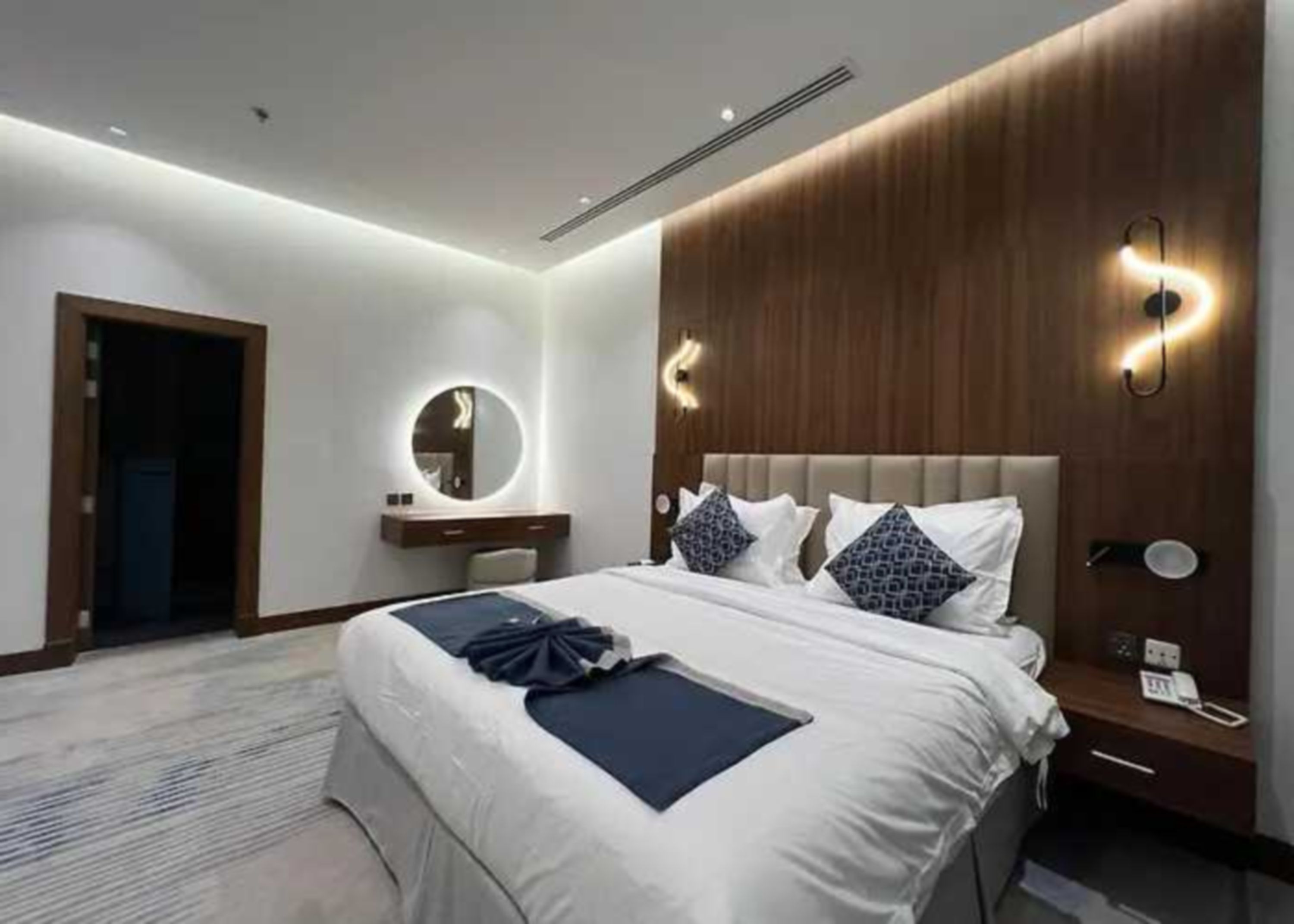 Sunday Luxury Central formerly Anan hotel - Tap to explore photos
