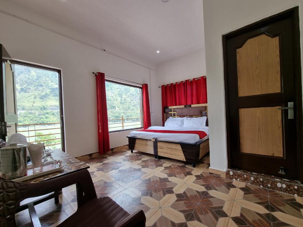 Chamera Inn Homestay - Tap to explore photos