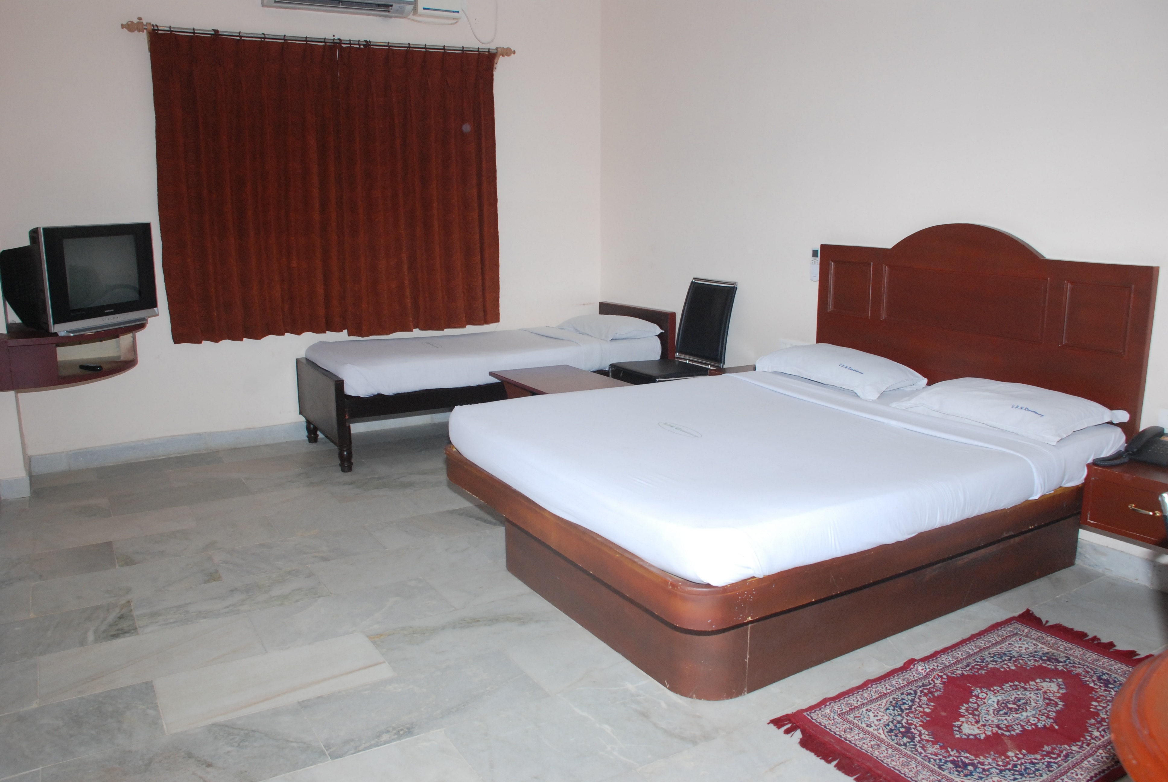 Hotel VPN Residency - Tap to explore photos