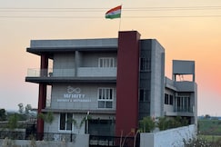Infinity Resort & Restaurant, Mhow