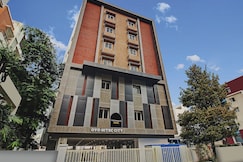 Super Townhouse OAK Hitec City Near Image Hospital, Hyderabad