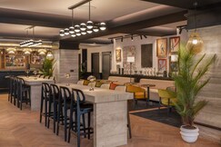 Marty Hotel Bordeaux, Tapestry Collection by Hilton, Bordeaux