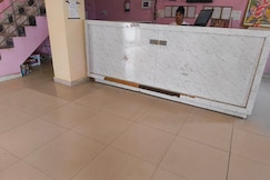 blue heart guest house railway road dadri, Greater Noida