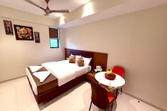 Hotel Safe House, Navi Mumbai