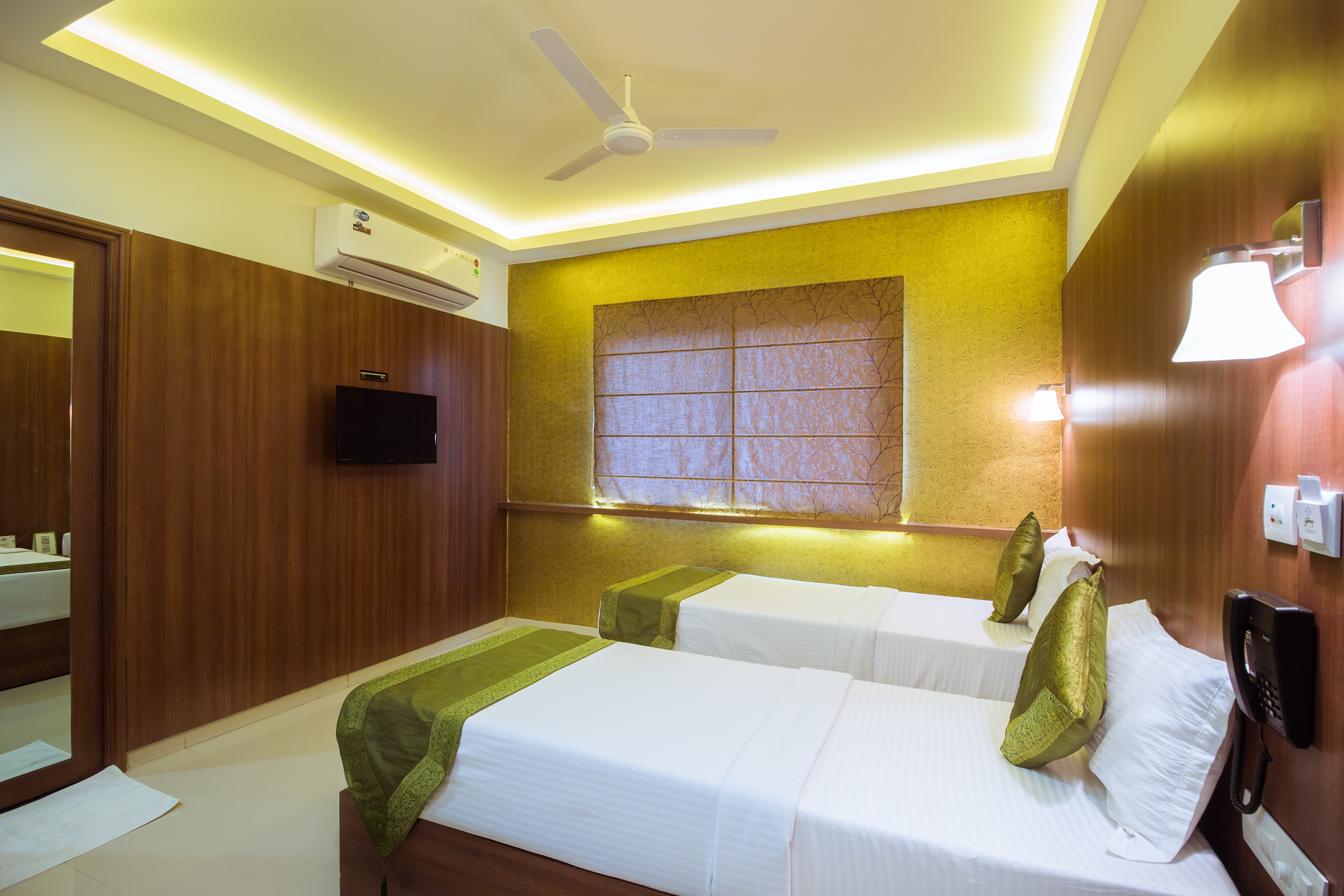 Itsy Hotels Arastu Inn - Tap to explore photos