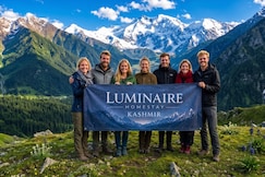 Luminaire De Homestay, Budgam