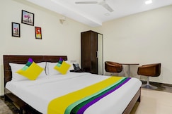 Itsy Hotels Aura Stays, Hyderabad