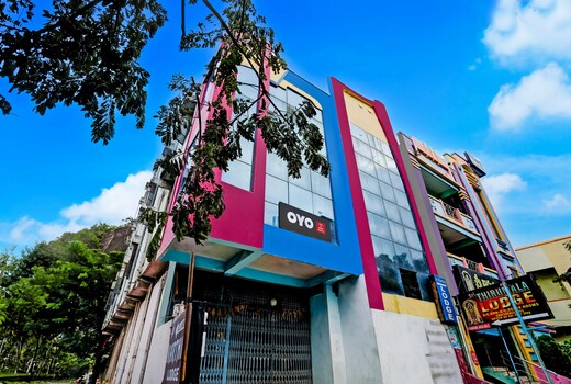 SPOT ON SRI KARTHIK GRAND INN