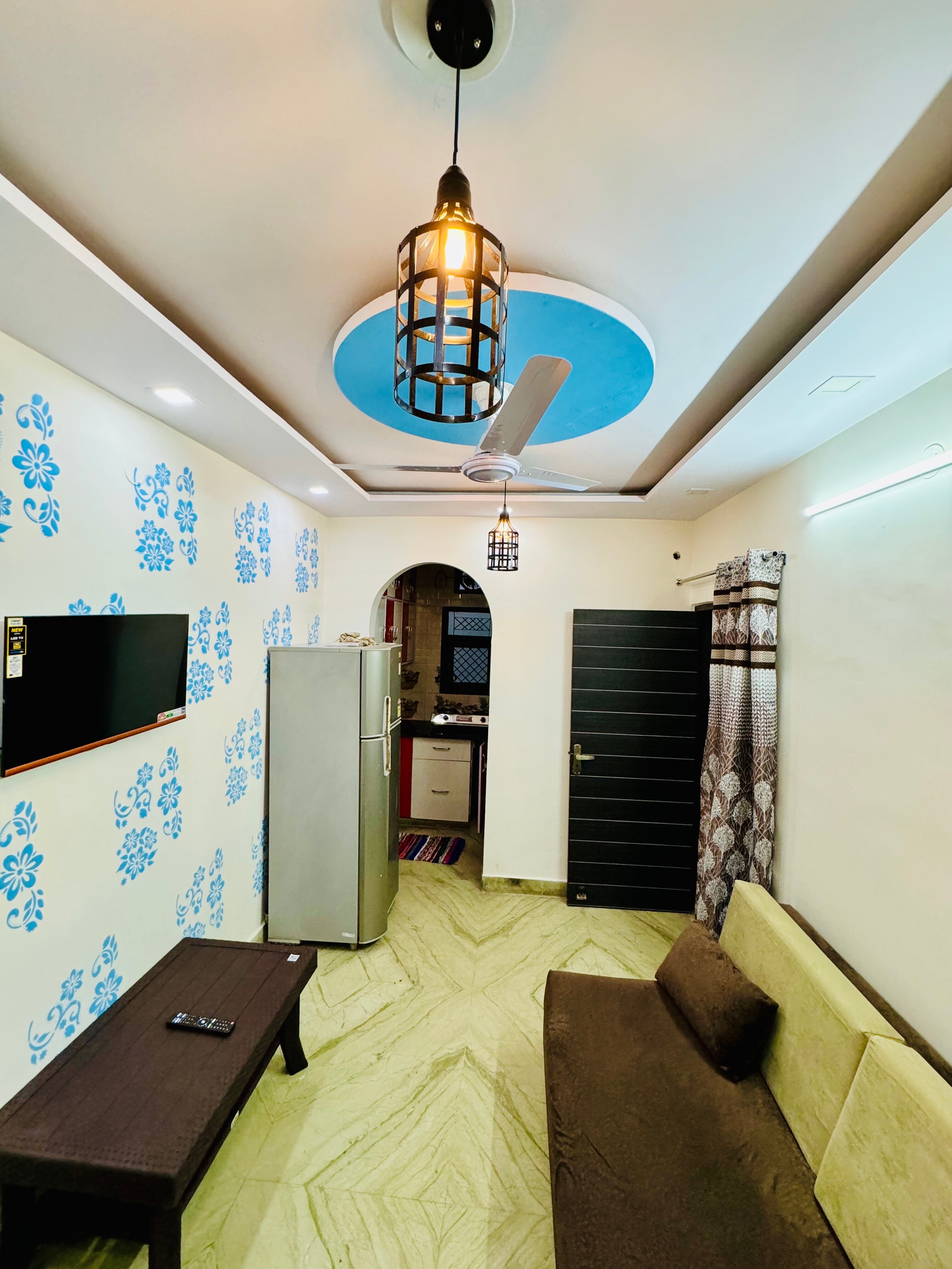 The House 2, 1 Bedroom Flat-Rohini Sector 5 - Tap to explore photos