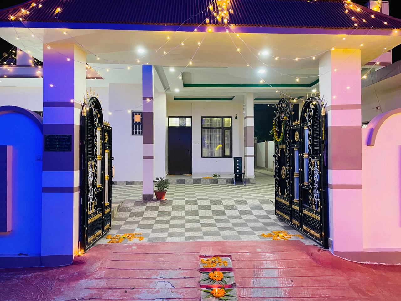 SARATHI HOME STAY - Tap to explore photos