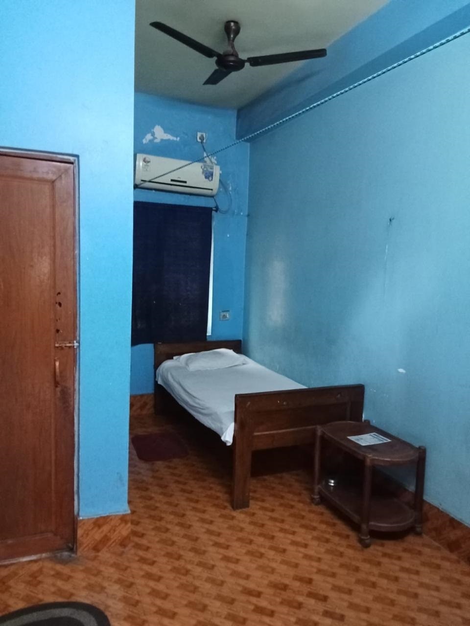 CHATTERJEE GUEST HOUSE - Tap to explore photos