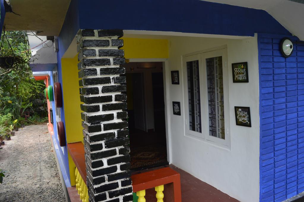 Share Hostel Munnar - Tap to explore photos