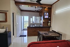 LausDeo2 self checkin 2BHK corner flat top floor, Thiruvananthapuram