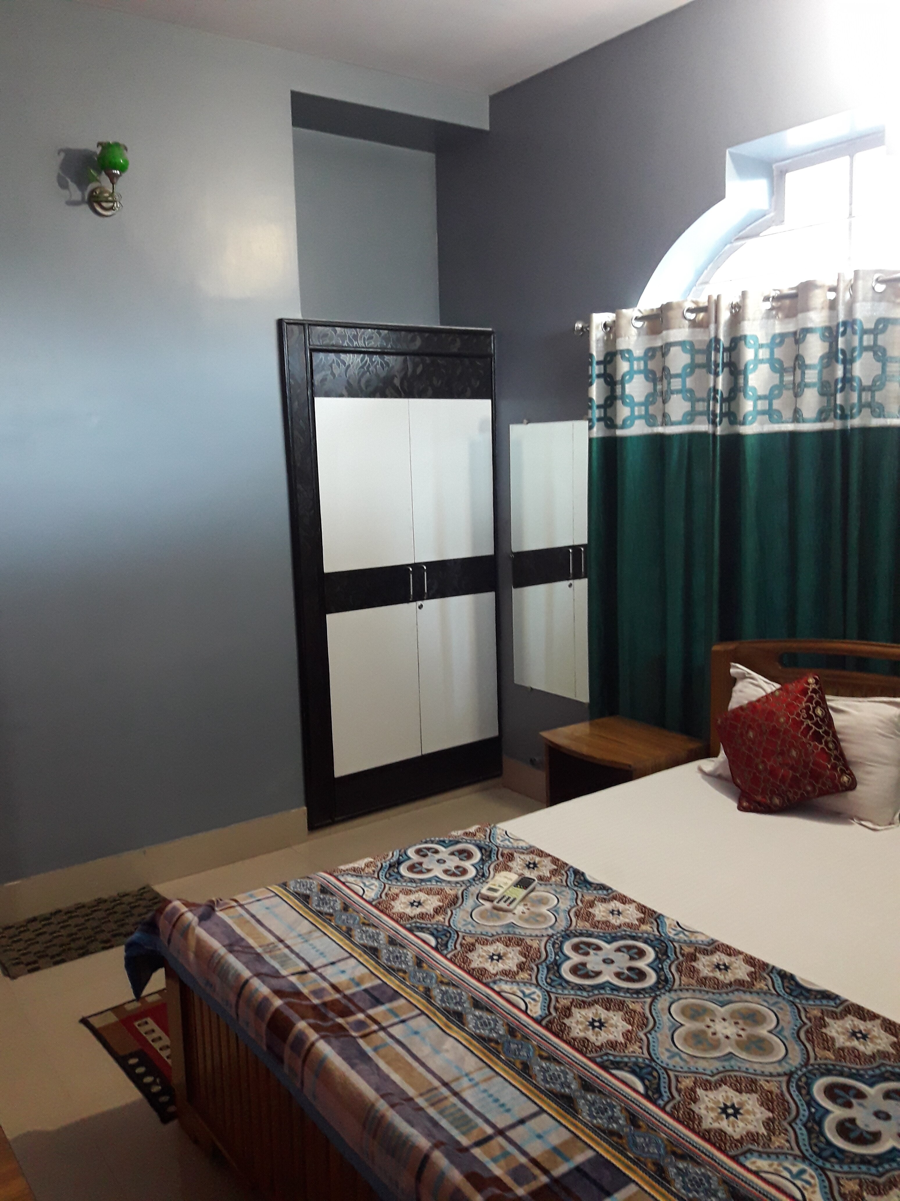 Patliputra Guest House - Tap to explore photos