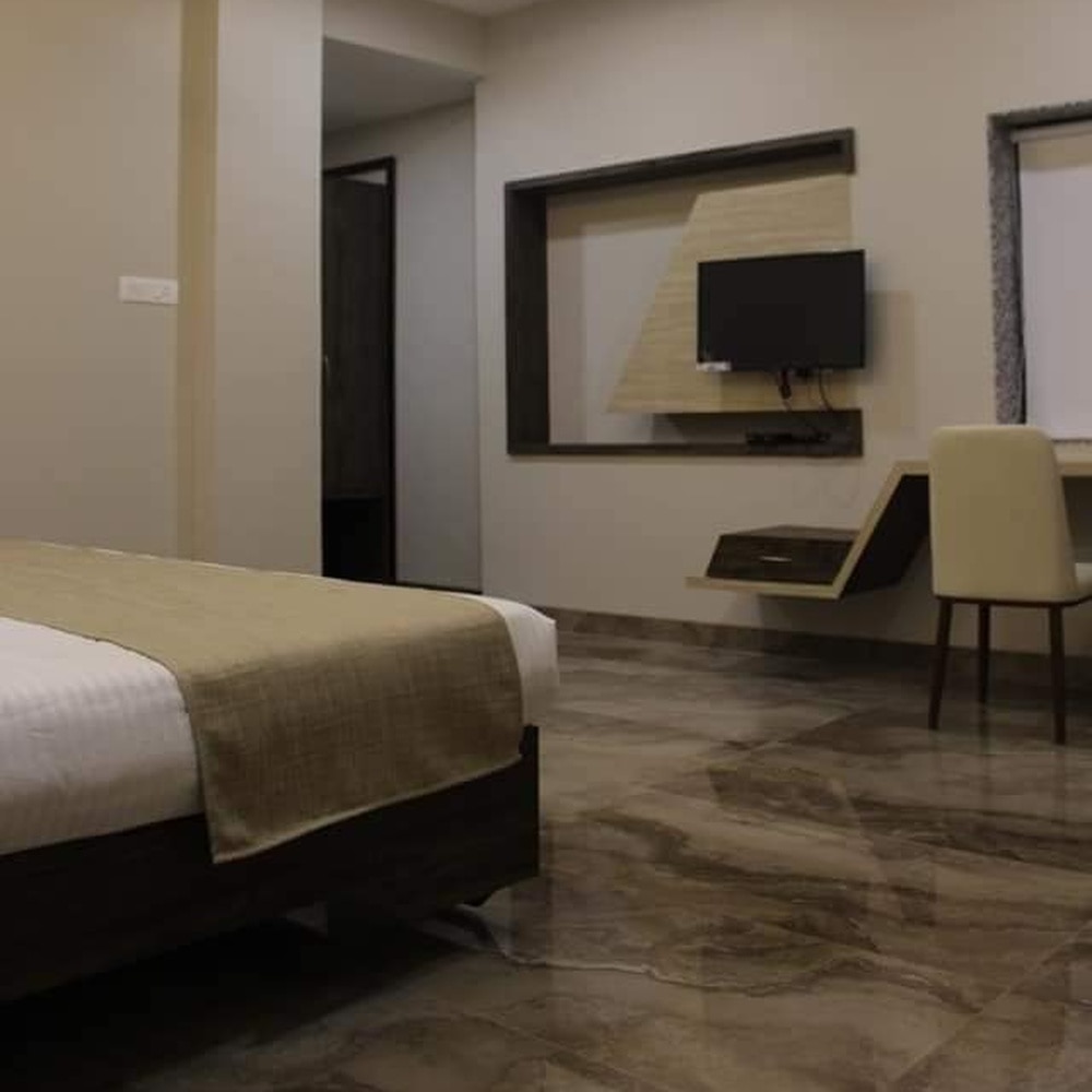 Hotel Modi Grand 4
