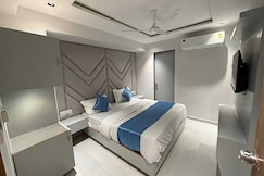 POP 84533C Golden Retreat Hotel, Anand
