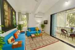 2BHK w/ Glass Balcony | Walk to Morjim beach by Savera Stays, Goa