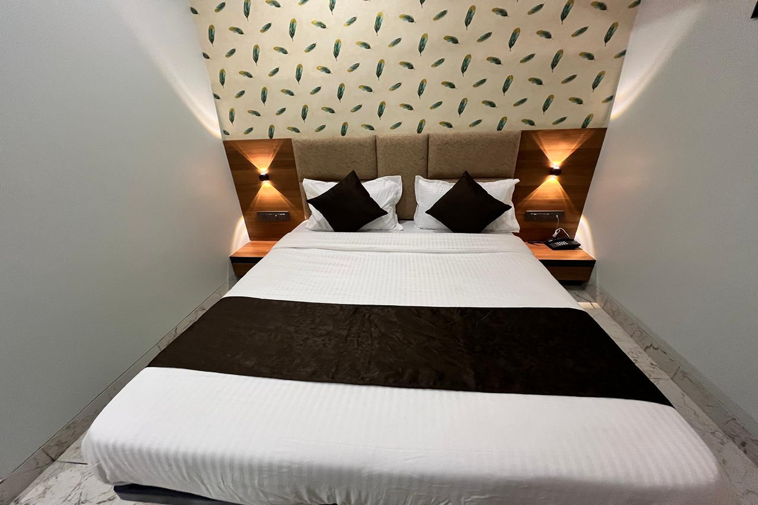 Hotel Moon Light Isanpur Ahmedabad - Tap to explore photos