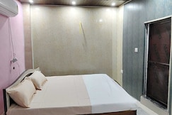 Hotel O Sainik Paramount, Hasanganj