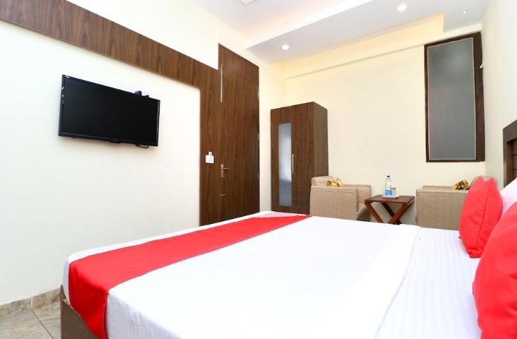 Hotel Jeevak Mohali - Tap to explore photos