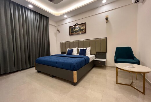 LUXURIOUS STAY | OMAXE HAZRATGANJ