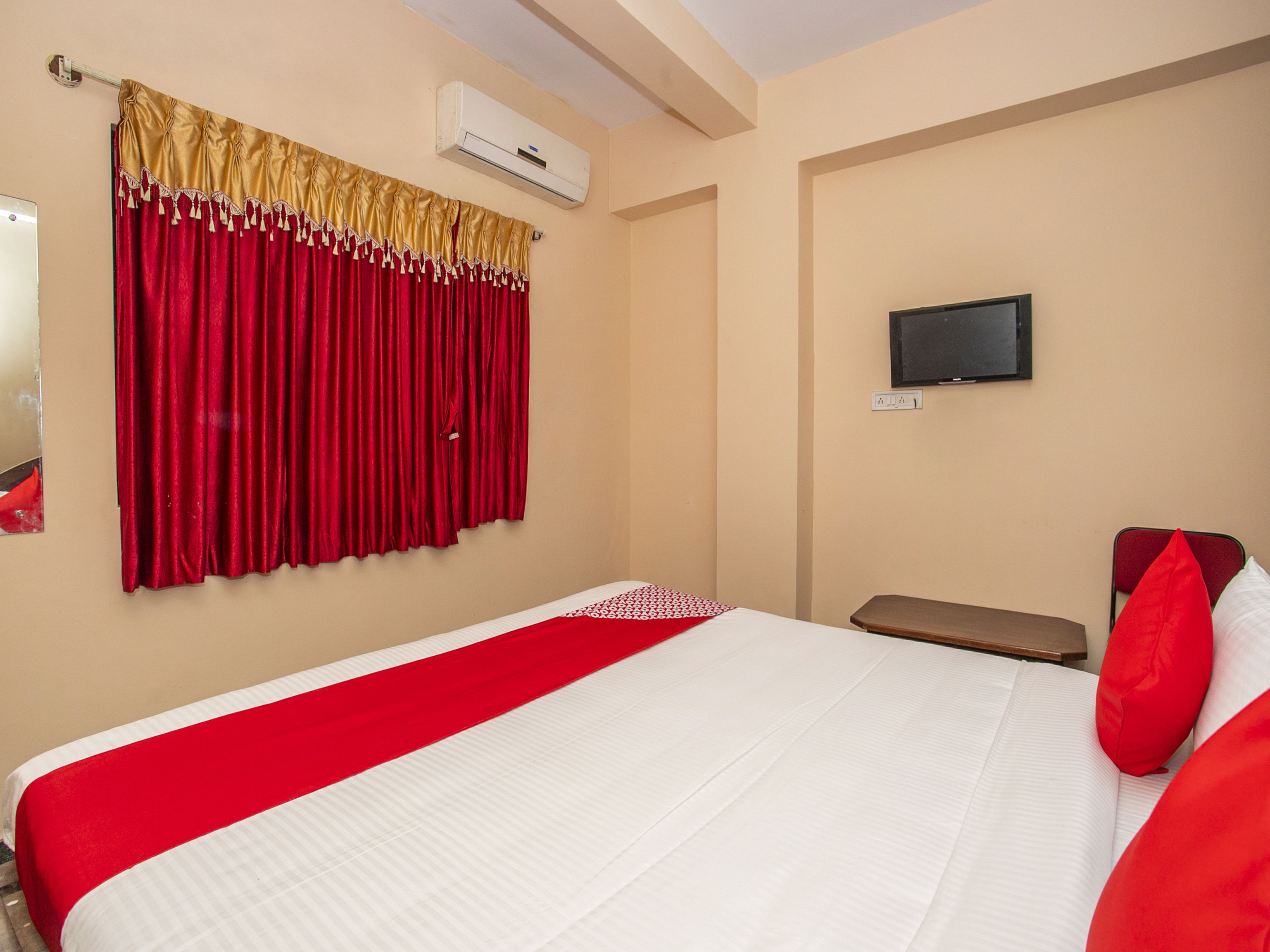 Hotel O Royal Residency Near Hare Krishna Hill - Tap to explore photos