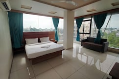 Hotel Neelkamal, Anand