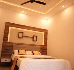 Luxury Rooms Near Backwater