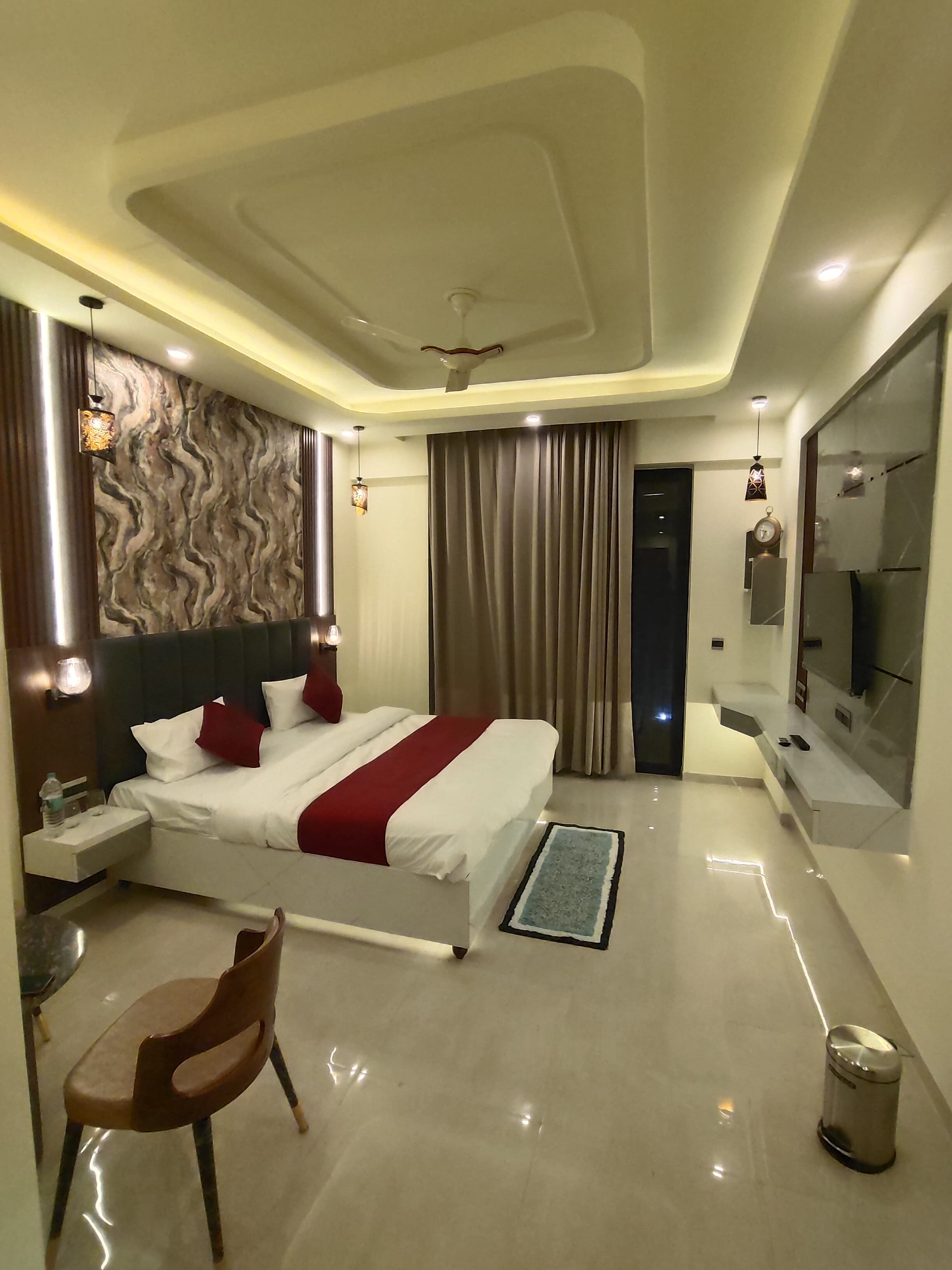 Unit 522 omaxe hazratganj, arjunganj - Tap to explore photos