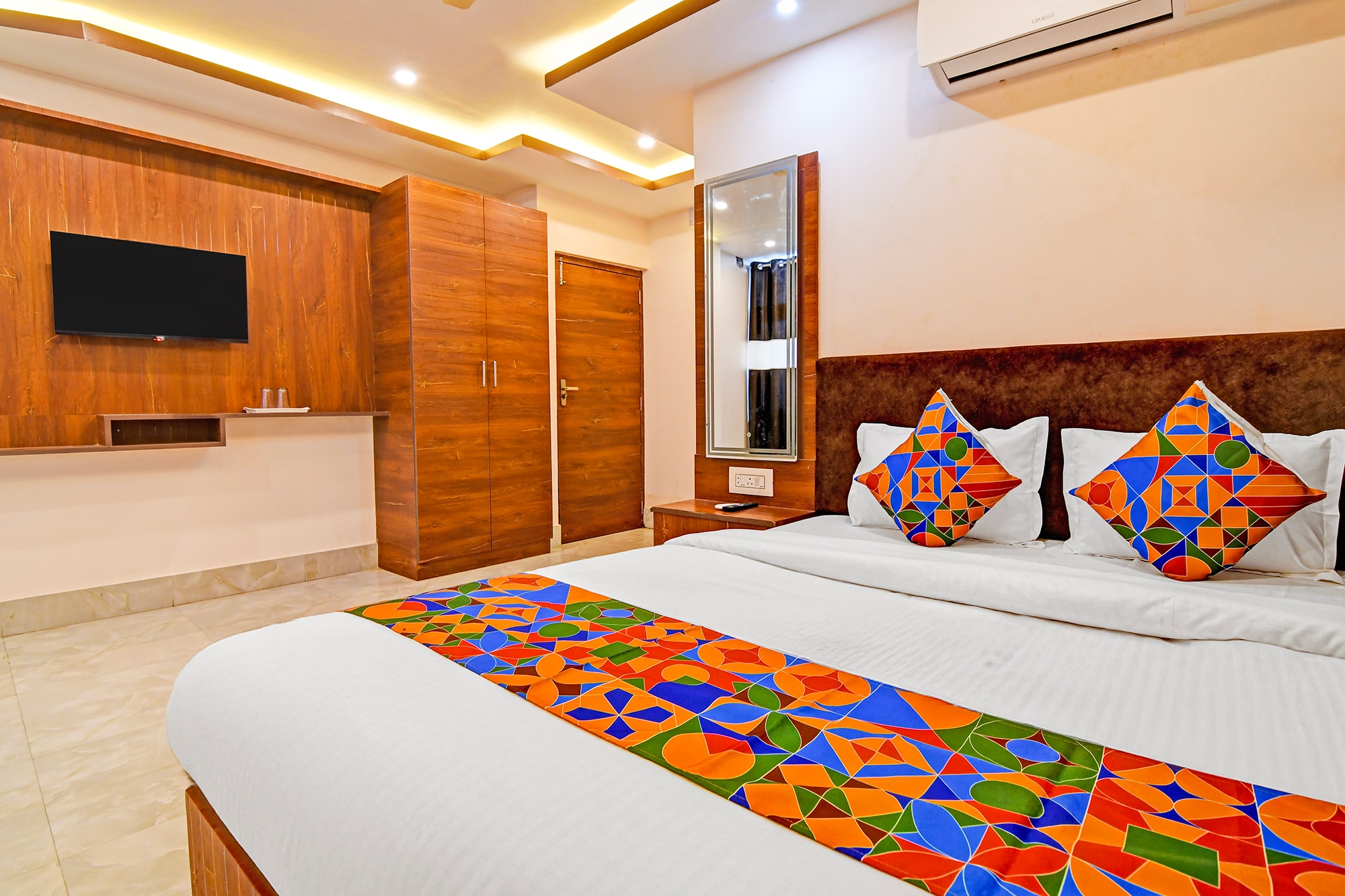 FabHotel BN Palace - Near Belgharia expressway - Tap to explore photos