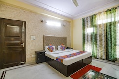 FabHotel HM Palace, Noida