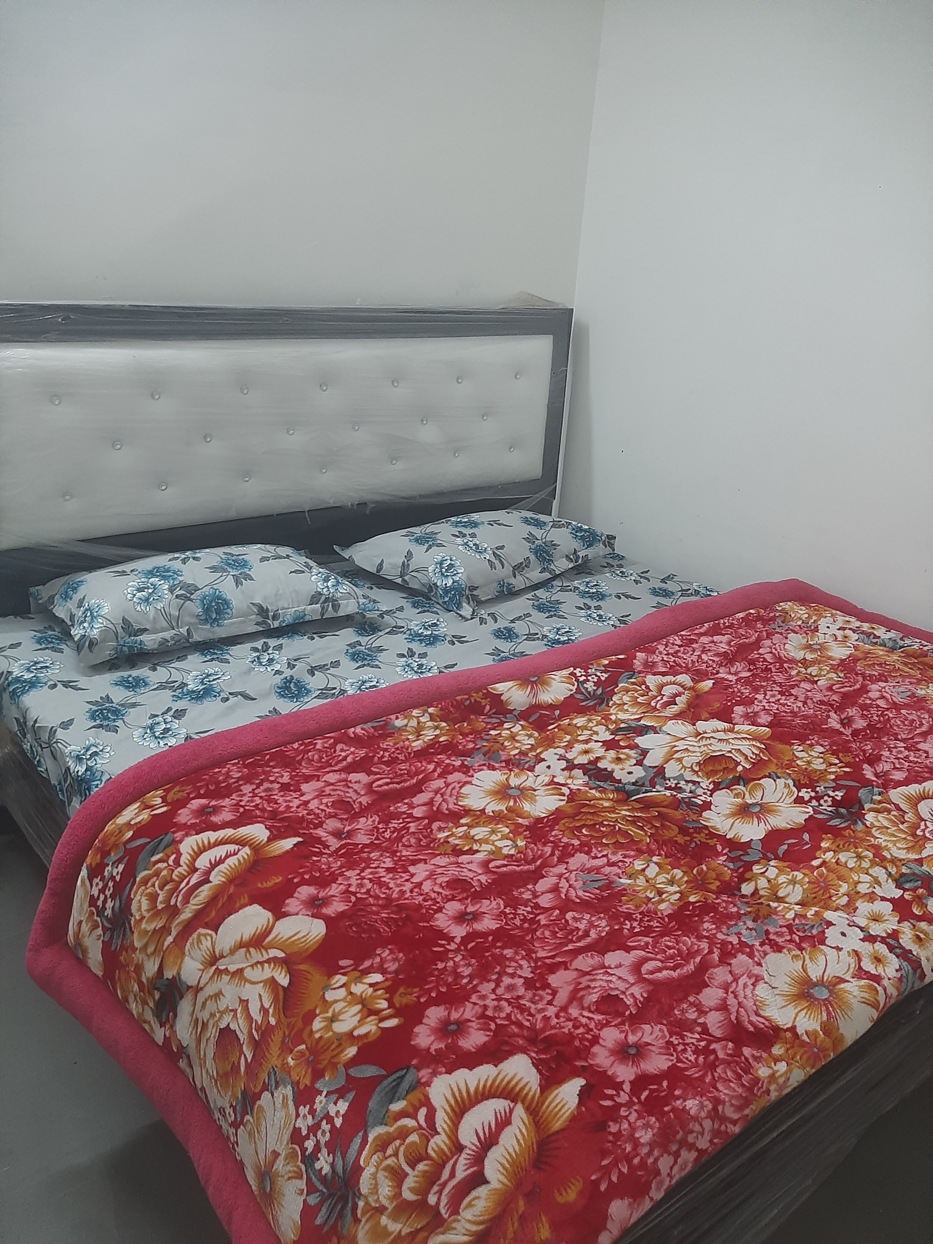 Baba Neem Karoli Bhawan Paying Guest House - Tap to explore photos