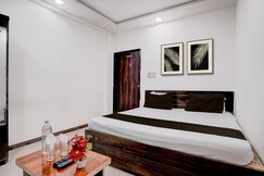 Hotel O Red Rose, Rajkot