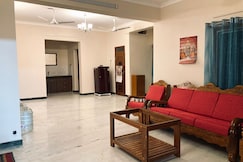 GOOD STAY Nungambakkam Near to Apollo & Sankara Nethra Hospital, Chennai