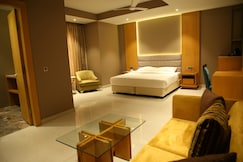 Raj Mahal Hotel, Moradabad