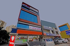 Hotel O SKS Grand Luxury Rooms near by Nagole x Road and Bandlaguda, Hyderabad