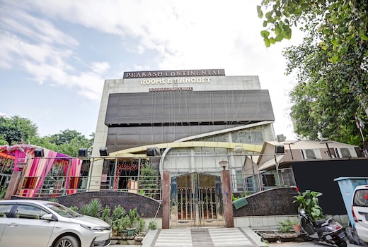 Super Townhouse Prakash continental Near Netaji Subhash Place Metro Station