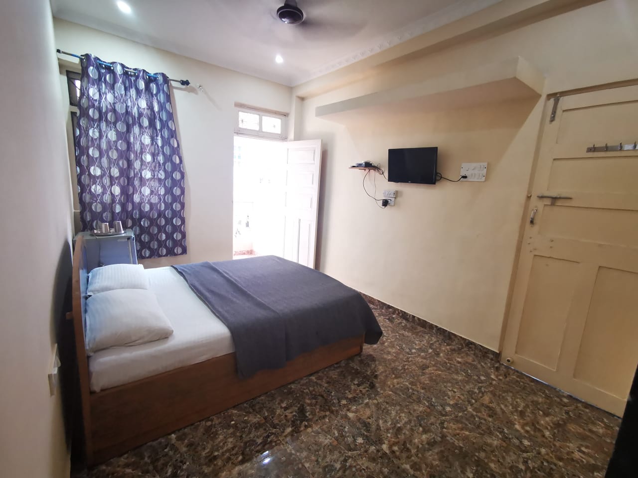 Modern Fully Furnished 2 BHK in North Goa - Tap to explore photos