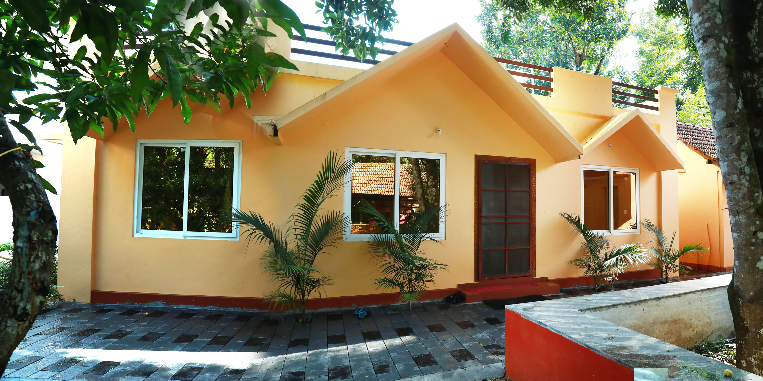 Backpackers Cochin Villa - Tap to explore photos