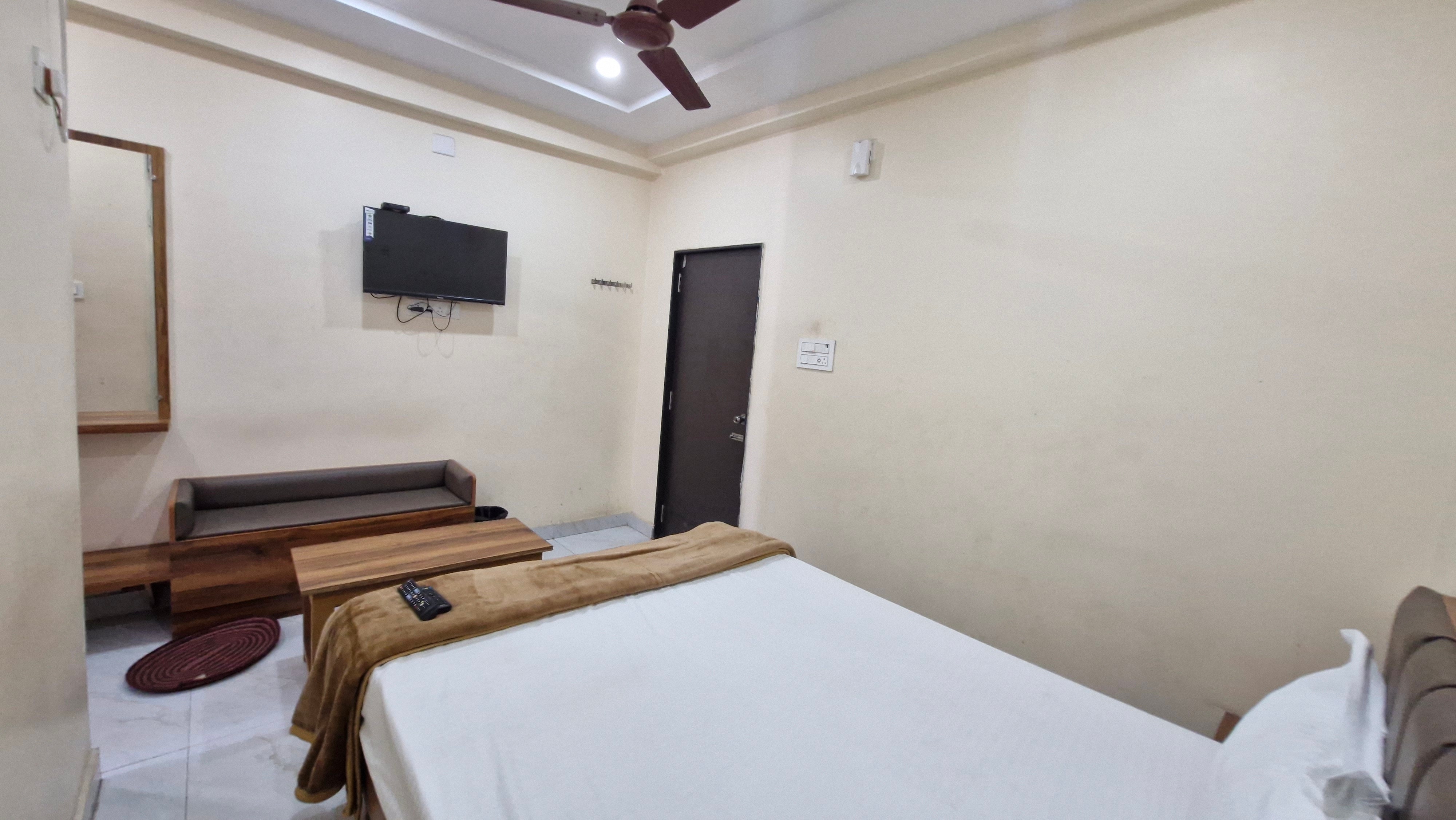Hotel Sai Lakshmi Residency - Tap to explore photos