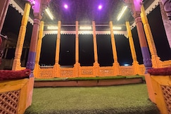 Young Balmoral Castle, Srinagar