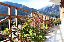 Thakur Niwas | Rooms in a Homestay, Manali