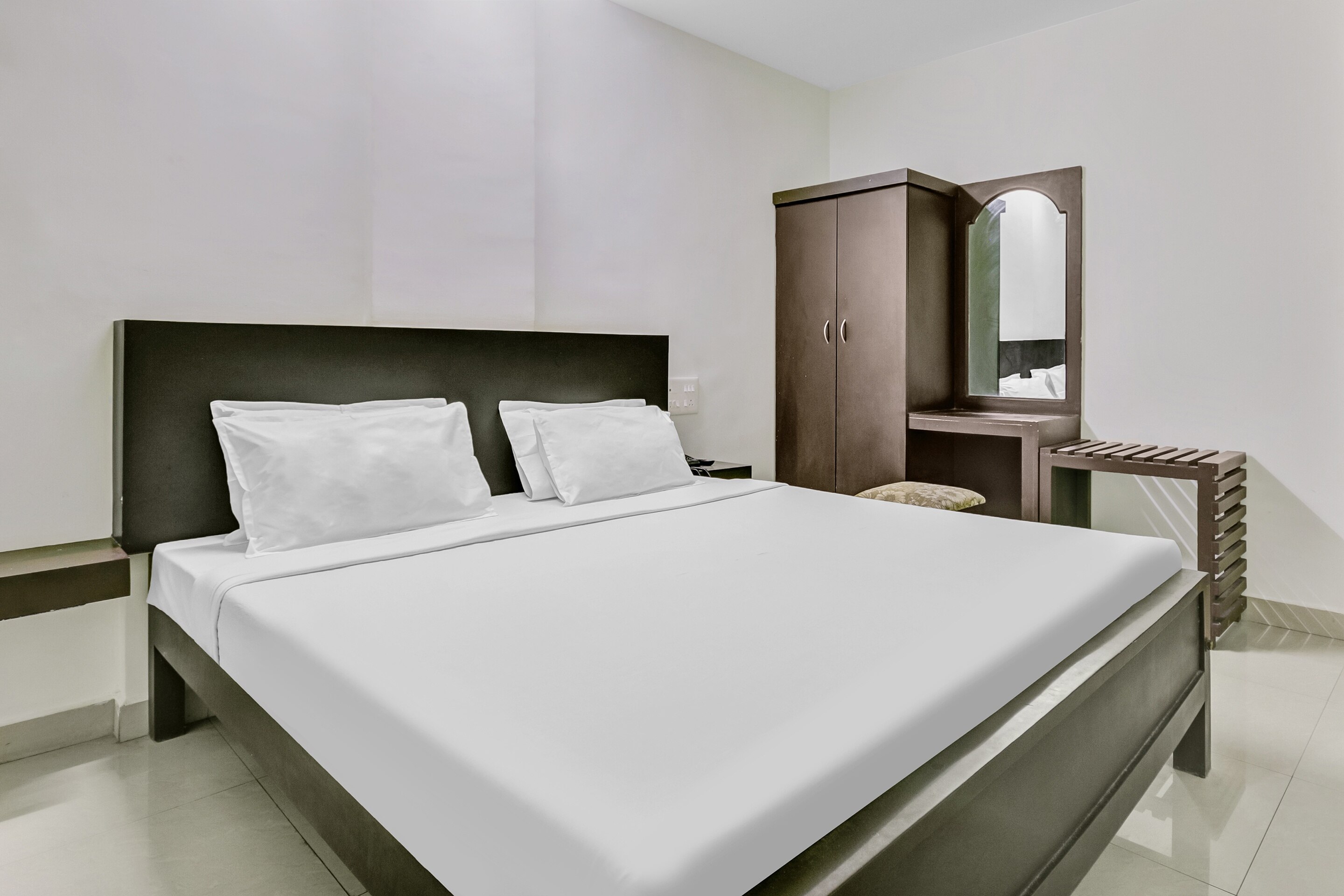 Hotel O Kalapurackal Residency - Tap to explore photos